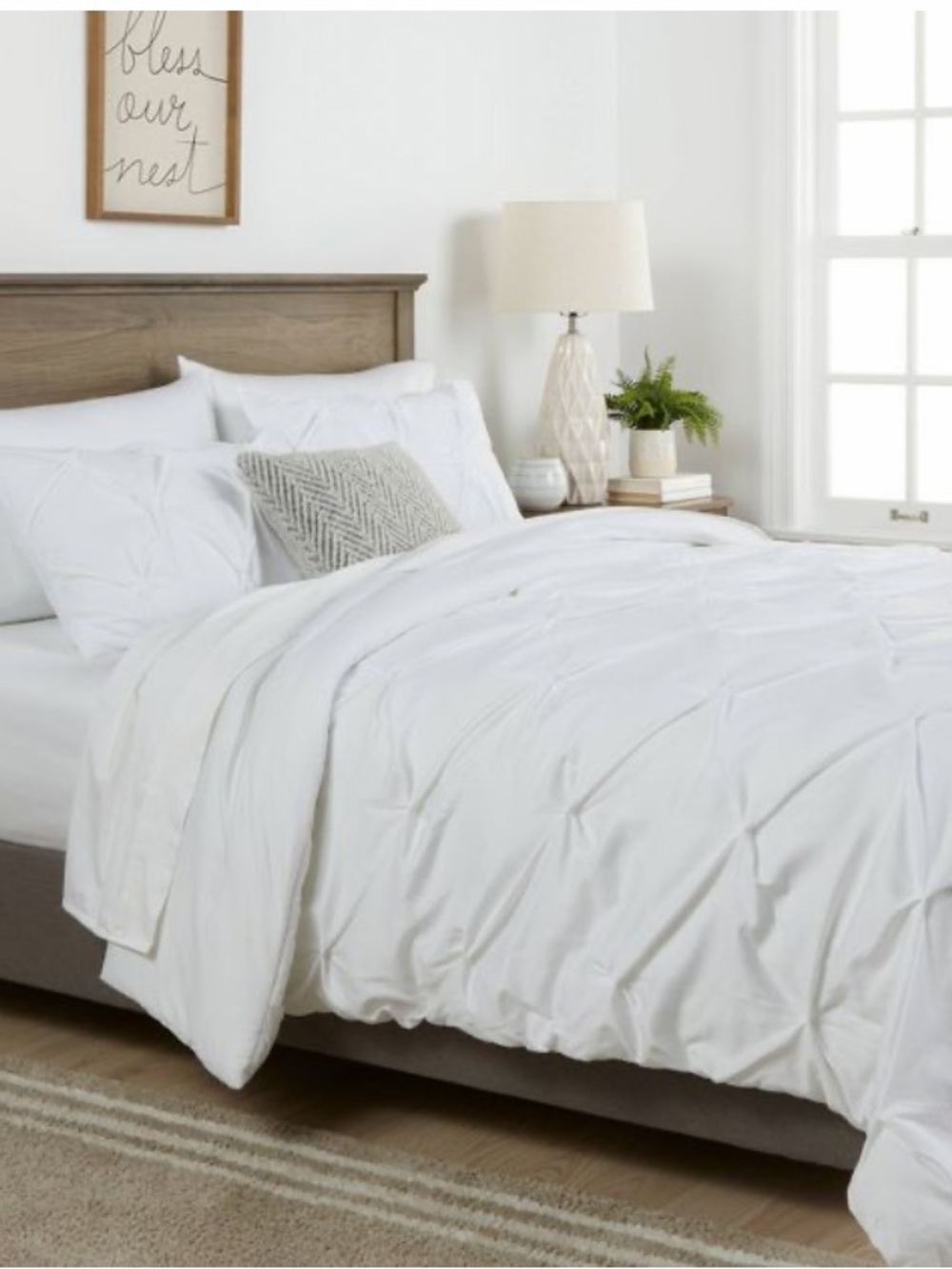 NWT Threshold pinch pleated queen comforter set❤️❤️❤️❤️